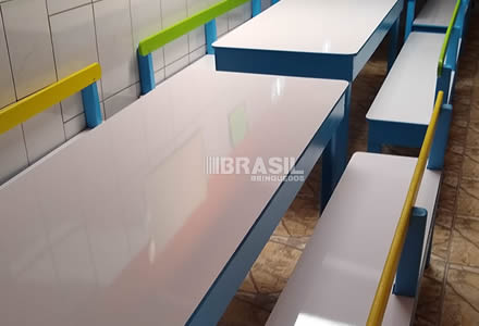 Mesa de alimentação escolas